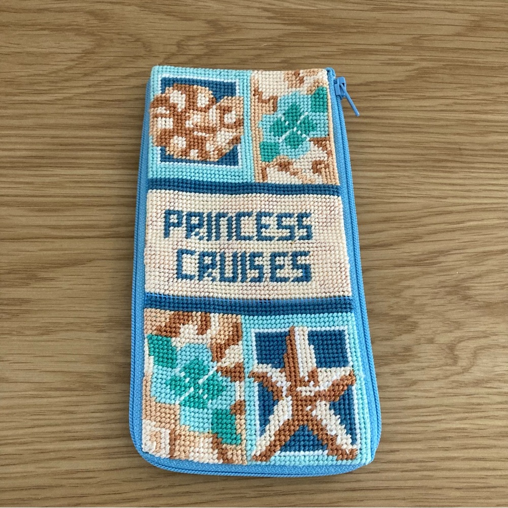 Vintage Princess Cruise Case Three Sided Zipper Closure